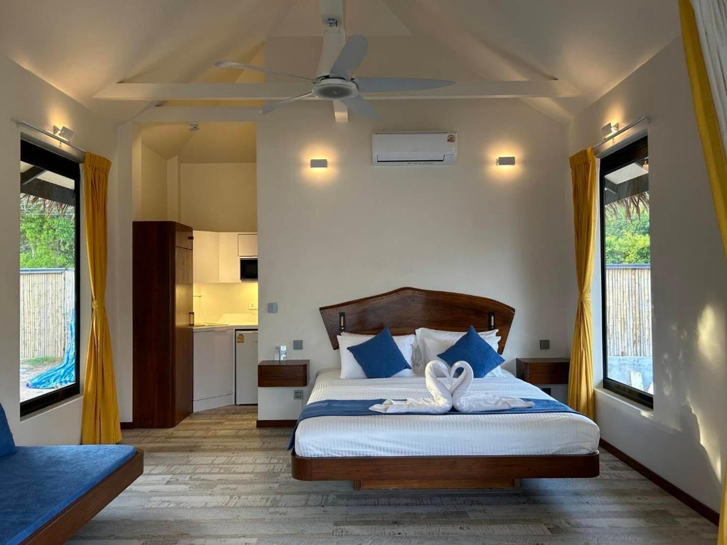 Absolute Beachfront Villas Baan Tai Exteriör bild